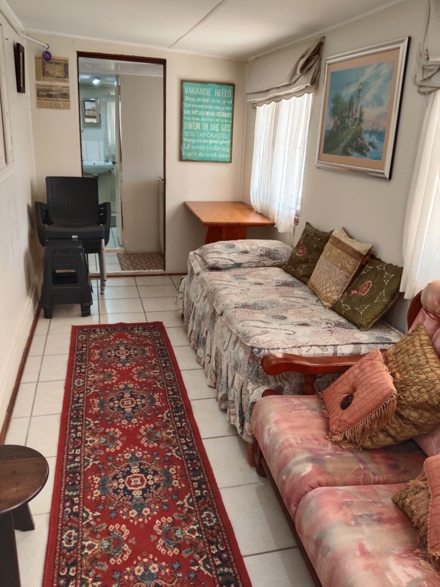 5 Bedroom Property for Sale in Hartenbos Central Western Cape